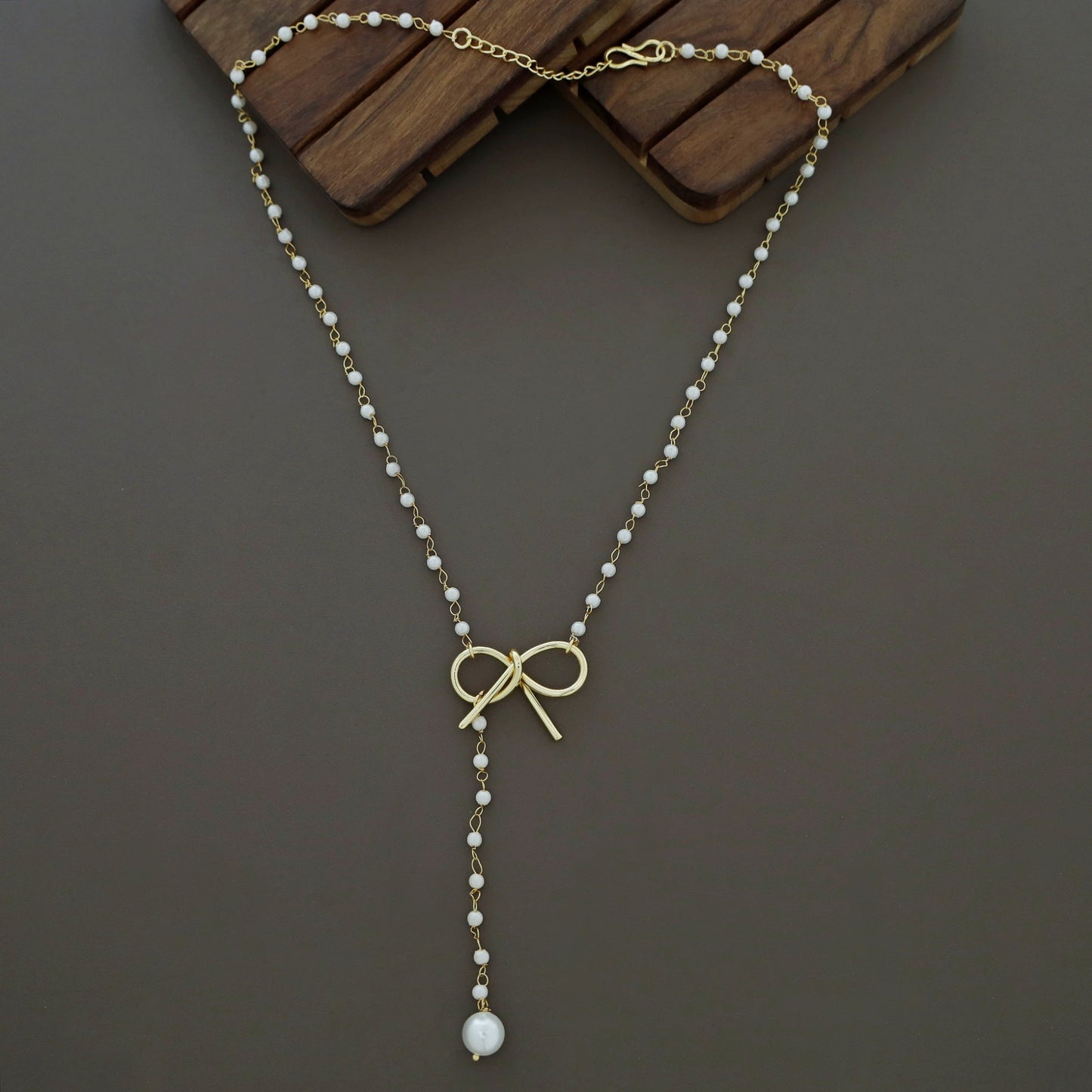 Layer Ribbon Pearl Neckpiece